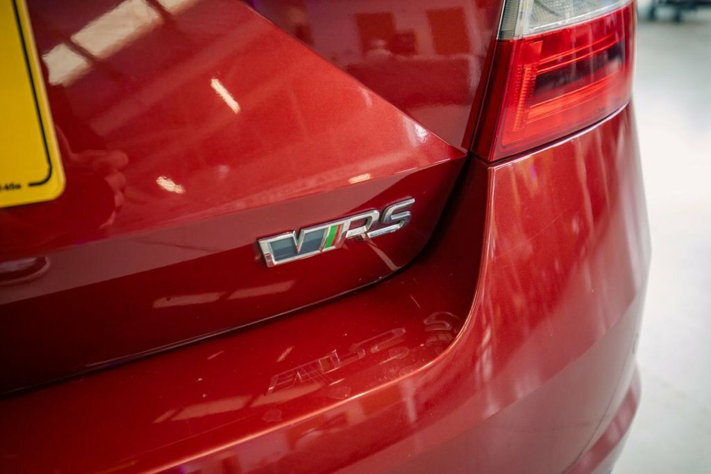 Skoda Octavia 2L Vrs Red #4