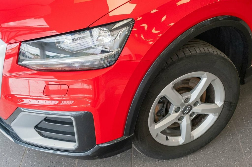 Audi Q2 1L Se Red #5