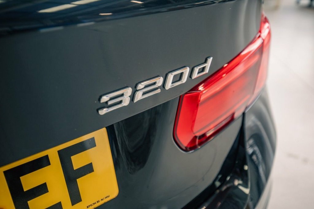 BMW 3 Series 2L Sport Black #5