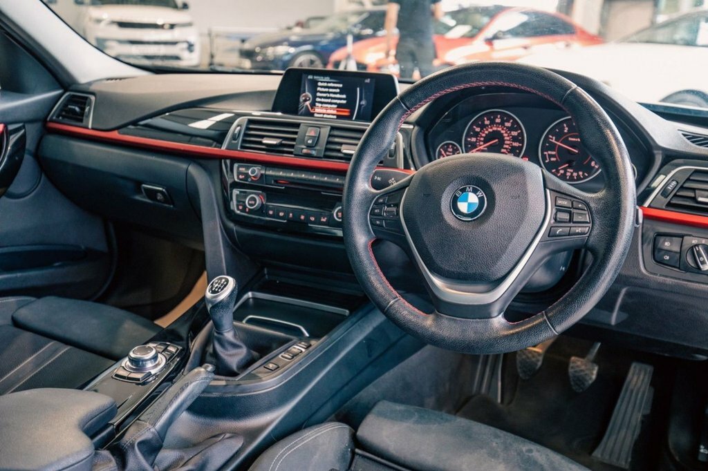 BMW 3 Series 2L Sport Black #2