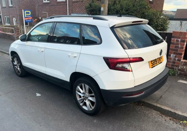 Skoda Karoq 1.6L Se Technology White #2