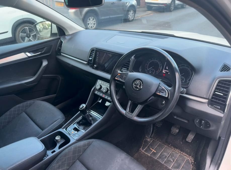 Skoda Karoq 1.6L Se Technology White #3