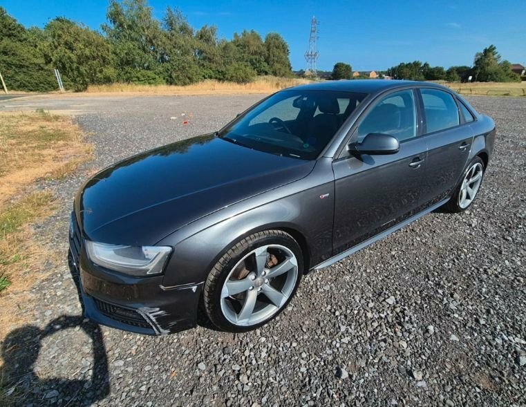 Audi A4 2L Black Edition Grey