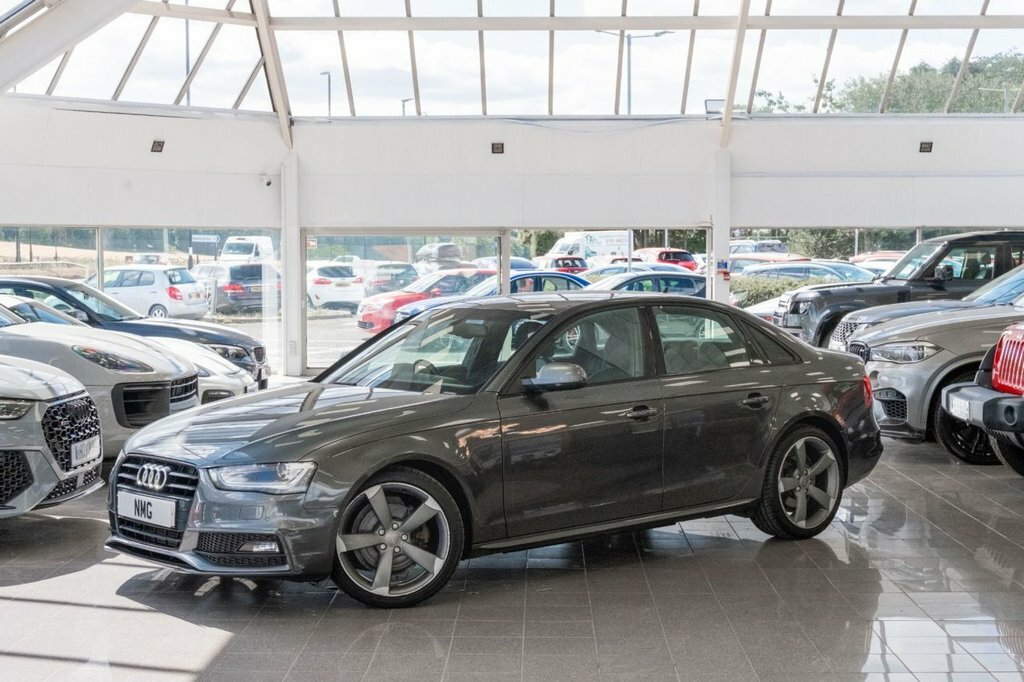 Audi A4 2L Black Edition Grey