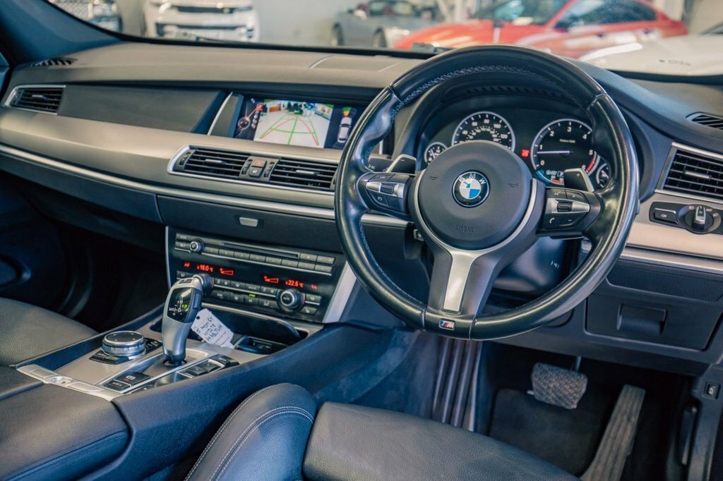 BMW 5 Series Gran Turismo 3L M Sport White #2
