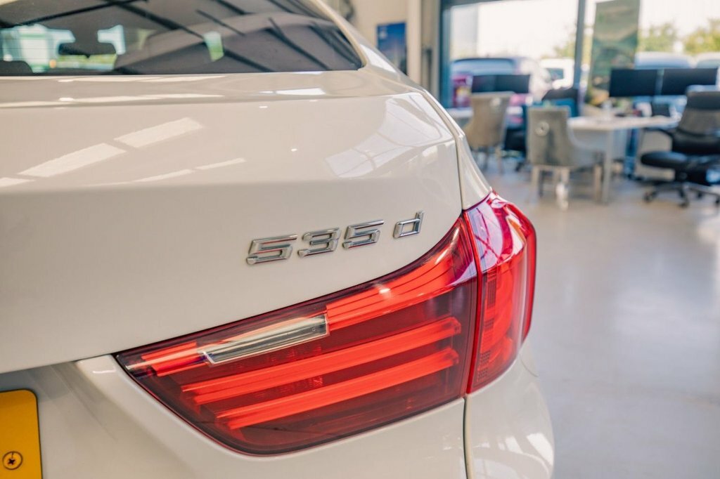 BMW 5 Series Gran Turismo 3L M Sport White #5