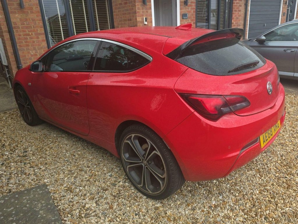 Vauxhall Astra GTC 1.4L Limited Edition Red #4