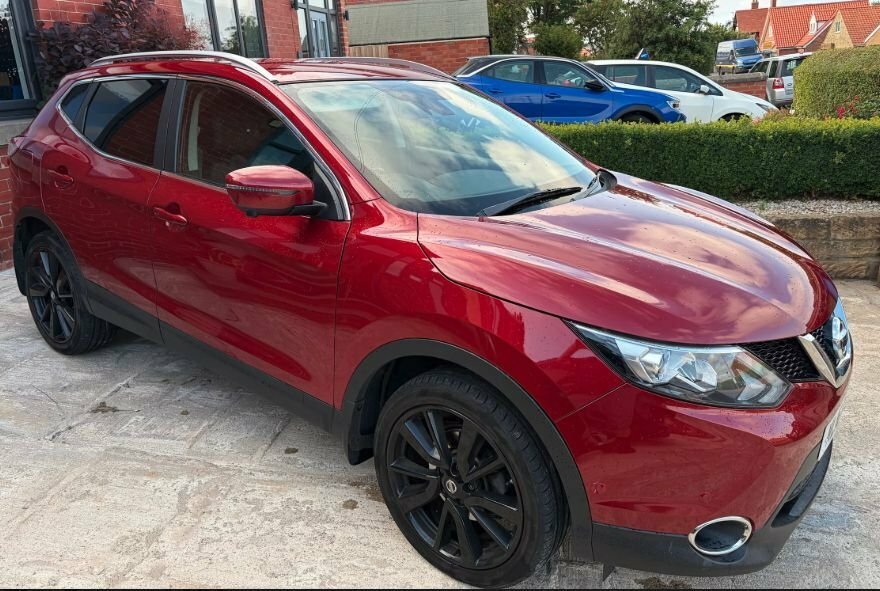Nissan Qashqai Qashqai Tekna Dci White #1