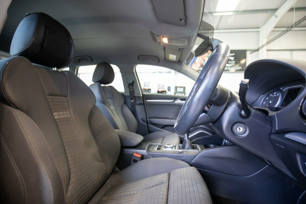 Audi A3 1.5L Sport Black #2