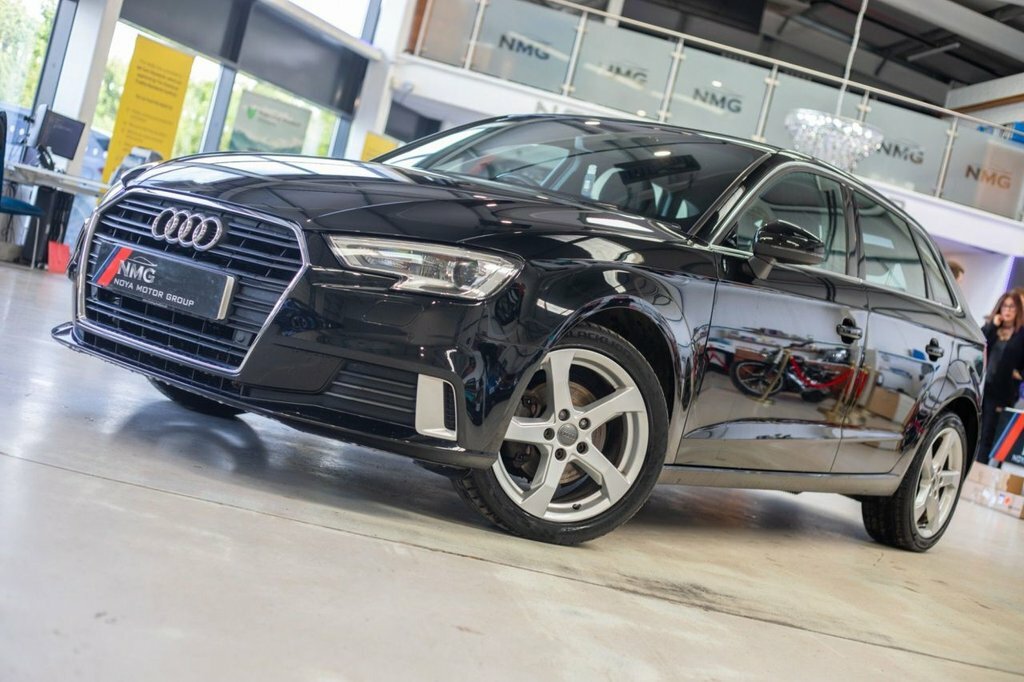 Audi A3 1.5L Sport Black #4