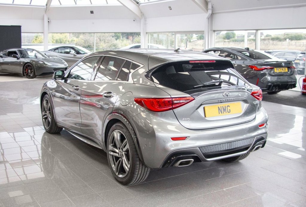 Infiniti Q30 2.2L Sport Black #4