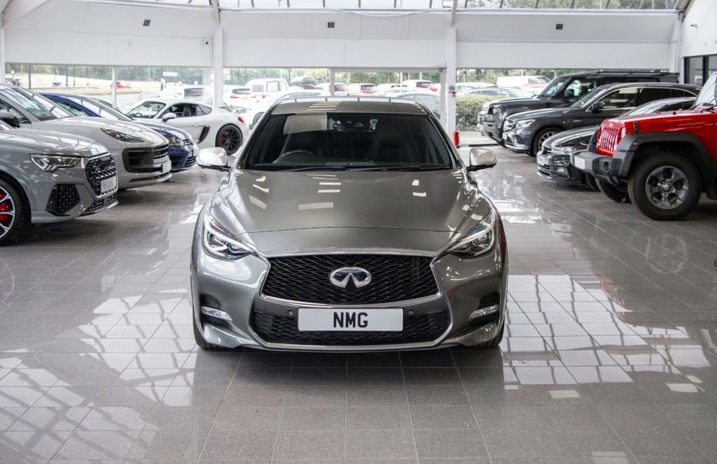 Infiniti Q30 2.2L Sport Black #6