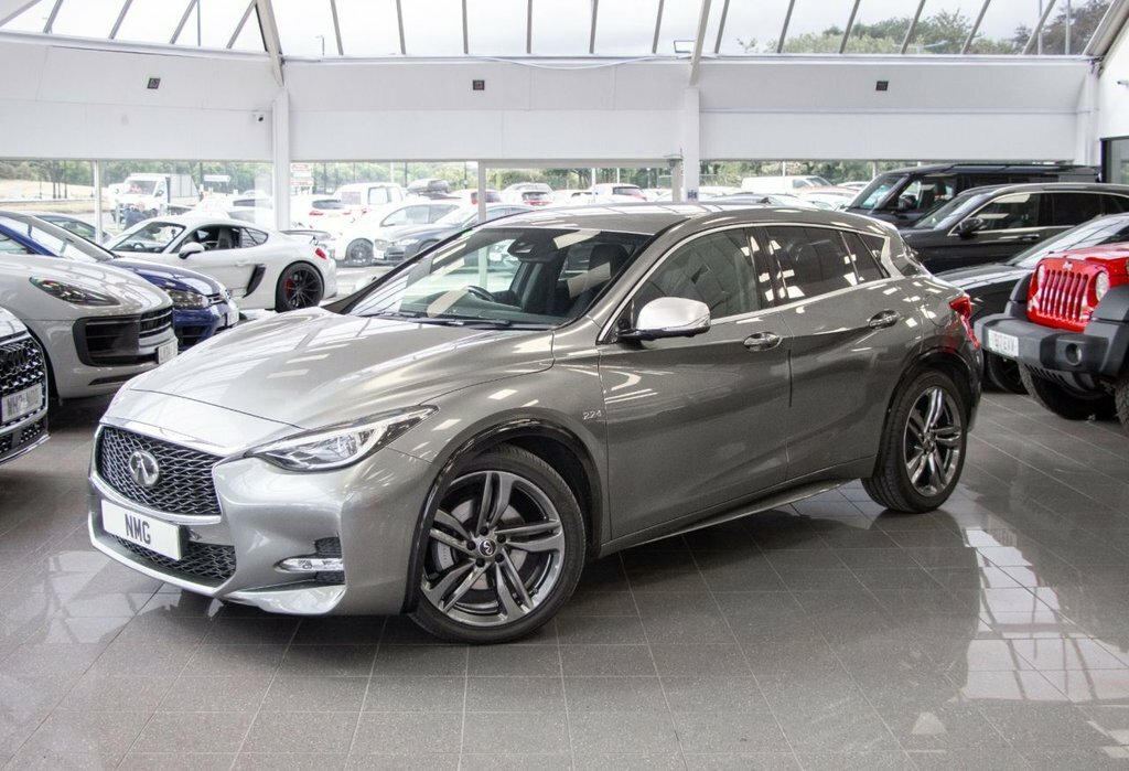 Infiniti Q30 2.2L Sport Black