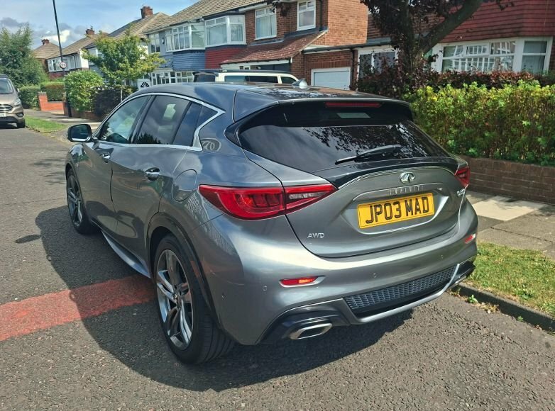 Infiniti Q30 2.2L Sport Black #2