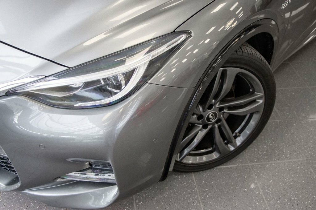 Infiniti Q30 2.2L Sport Black #5