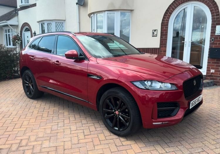 Jaguar F-Pace 2L R-sport Red