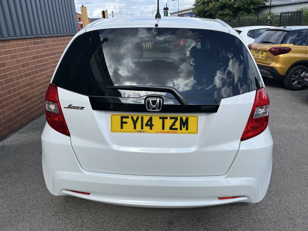 Honda Jazz 1.4 I-vtec Es Plus White #4