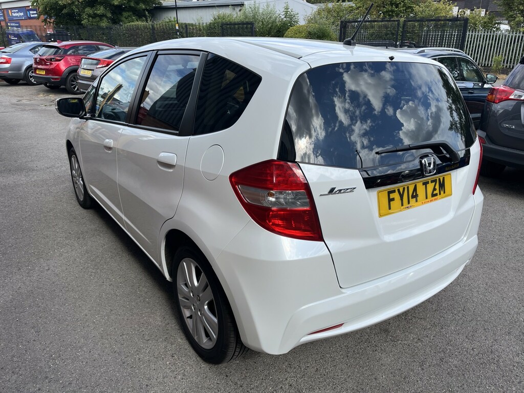 Honda Jazz 1.4 I-vtec Es Plus White #5