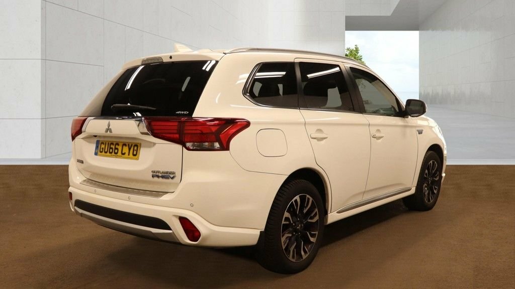 Mitsubishi Outlander 2.0H 12Kwh Gx4h Suv Plug-in Hybrid Cvt White #6
