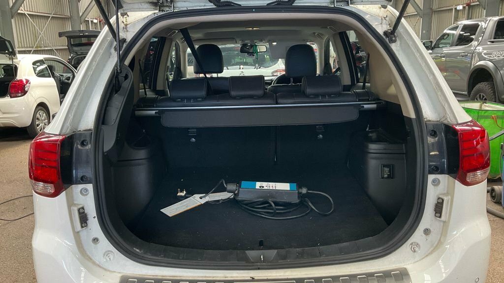 Mitsubishi Outlander 2.0H 12Kwh Gx4h Suv Black #9
