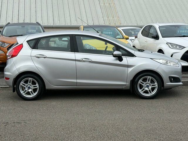 Ford Fiesta Ecoboost Zetec Hatchback Silver #2