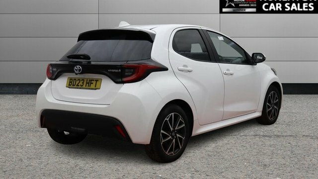 Toyota Yaris 1.5 Vvt-h Design Hatchback Hybrid E-cvt White #3