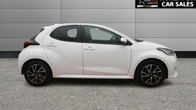 Toyota Yaris 1.5 Vvt-h Design Hatchback Hybrid E-cvt White #2
