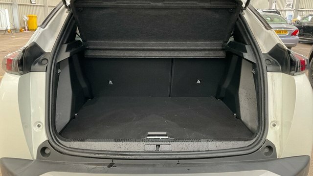 Peugeot 2008 1.2 Puretech Allure Premium Grey #9