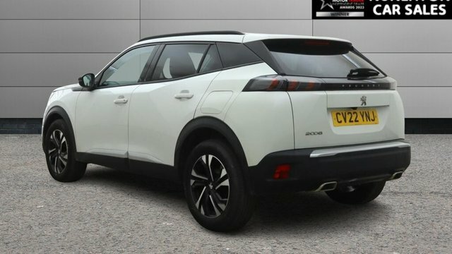 Peugeot 2008 1.2 Puretech Allure Premium Suv White #5