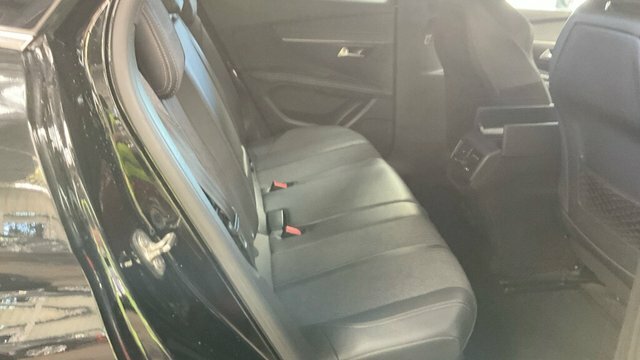 Peugeot 3008 1.2 Puretech Allure #10