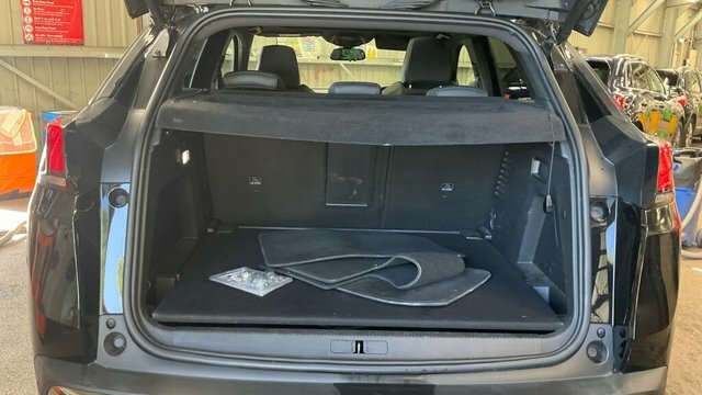 Peugeot 3008 1.2 Puretech Allure #9