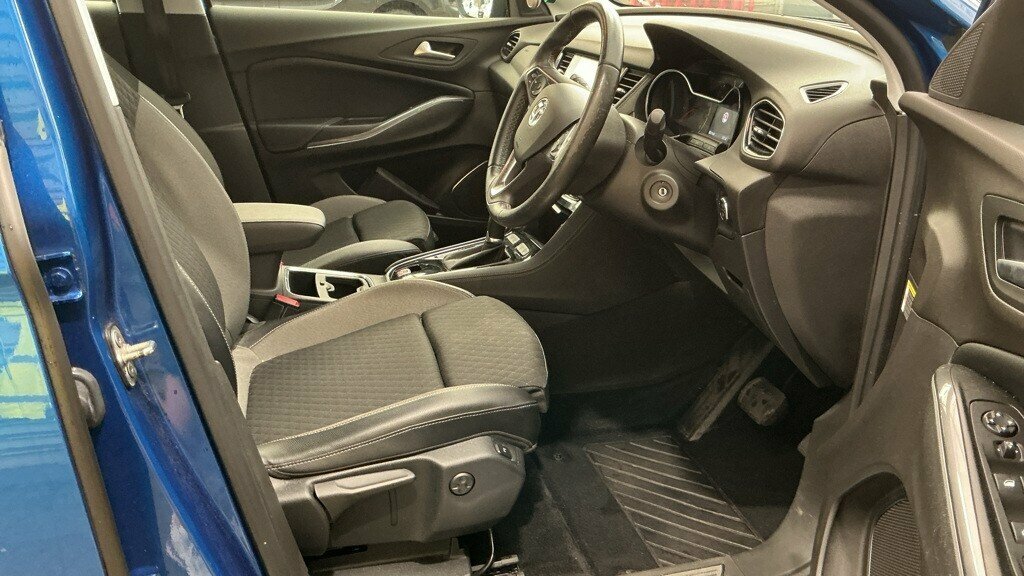 Vauxhall Grandland X 1.2 Turbo Se Red #24