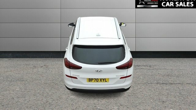 Hyundai Tucson 1.6 Gdi Se Nav Suv Euro 6 Ss White #4