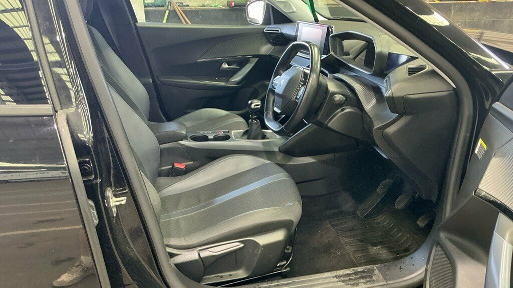 Peugeot 2008 Suv 1.2 Puretech Allure Euro 6 Ss 202070 Grey #24
