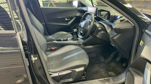 Peugeot 2008 Suv 1.2 Puretech Allure Euro 6 Ss 202070 Grey #11