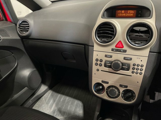 Vauxhall Corsa 1.2I 16V Club Hatchback 139 Gk Silver #14