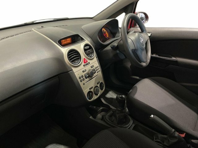 Vauxhall Corsa 1.2I 16V Club Hatchback 139 Gk Silver #13