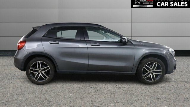 Mercedes-Benz GLA Class 1.6 Gla180 Urban Edition Suv Eur Grey #2