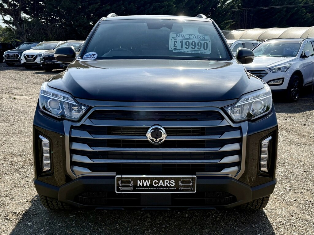 SsangYong Musso 2.2 D Saracen Black #2