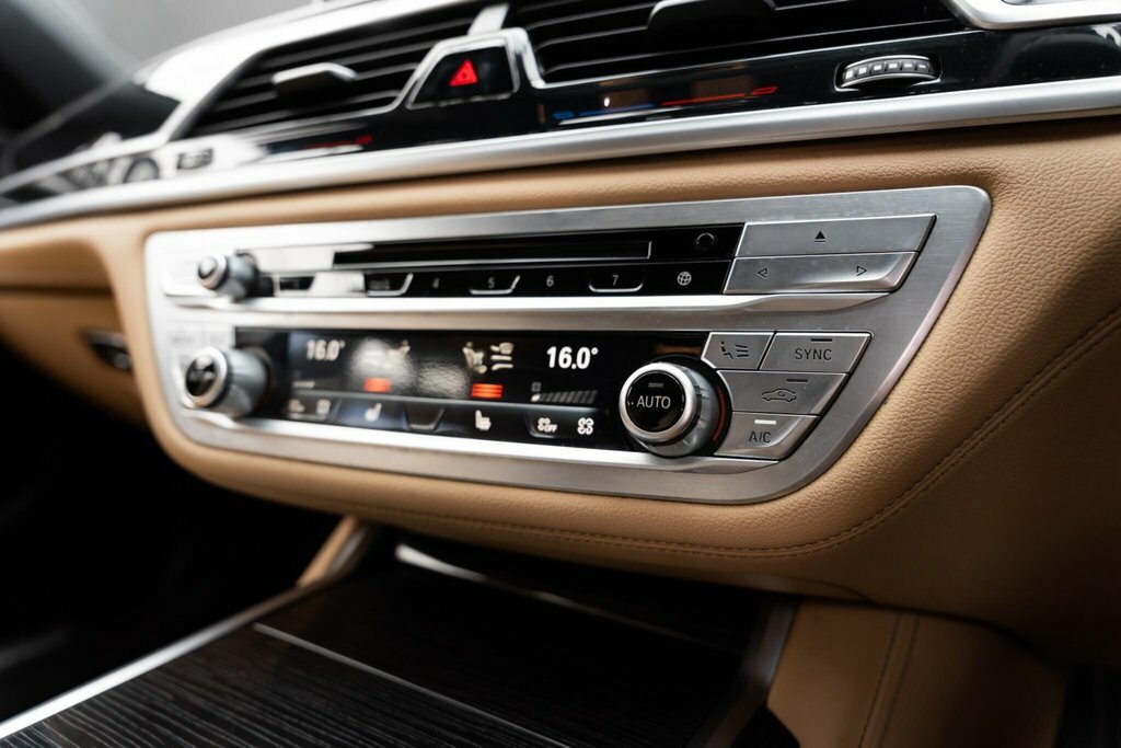 BMW 7 Series 740E 9.2Kwh Exclusive Saloon Blue #22