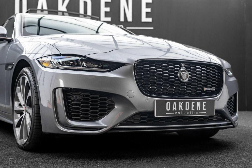 Jaguar XE 2.0 P250 R-dynamic Black Cwvehiclemarketing Black #37