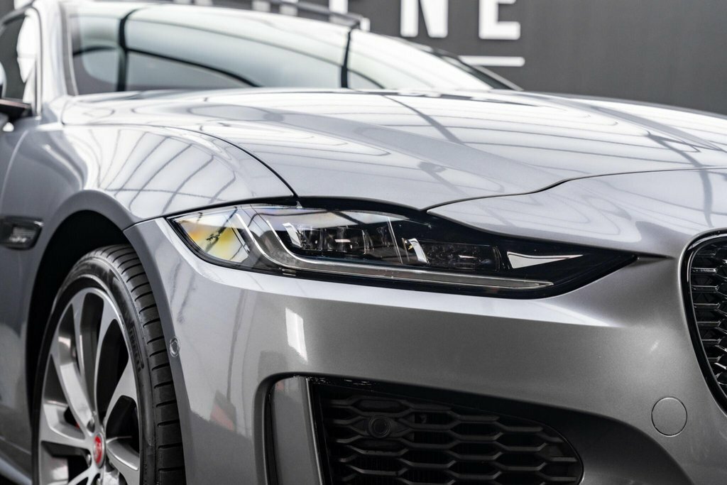 Jaguar XE 2.0 P250 R-dynamic Black Cwvehiclemarketing Black #35