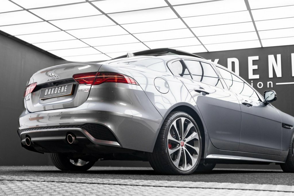 Jaguar XE 2.0 P250 R-dynamic Black Cwvehiclemarketing Black #15
