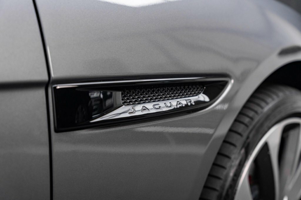 Jaguar XE 2.0 P250 R-dynamic Black Cwvehiclemarketing Black #49