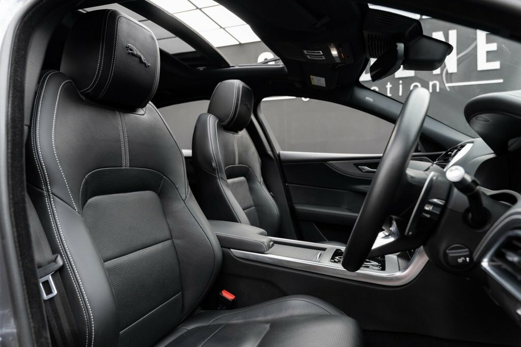 Jaguar XE 2.0 P250 R-dynamic Black Cwvehiclemarketing Black #7