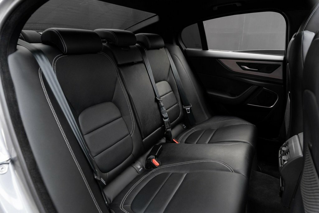 Jaguar XE 2.0 P250 R-dynamic Black Cwvehiclemarketing Black #42