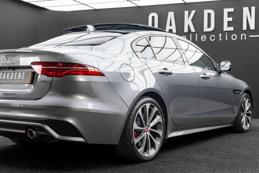 Jaguar XE 2.0 P250 R-dynamic Black Cwvehiclemarketing Black #25
