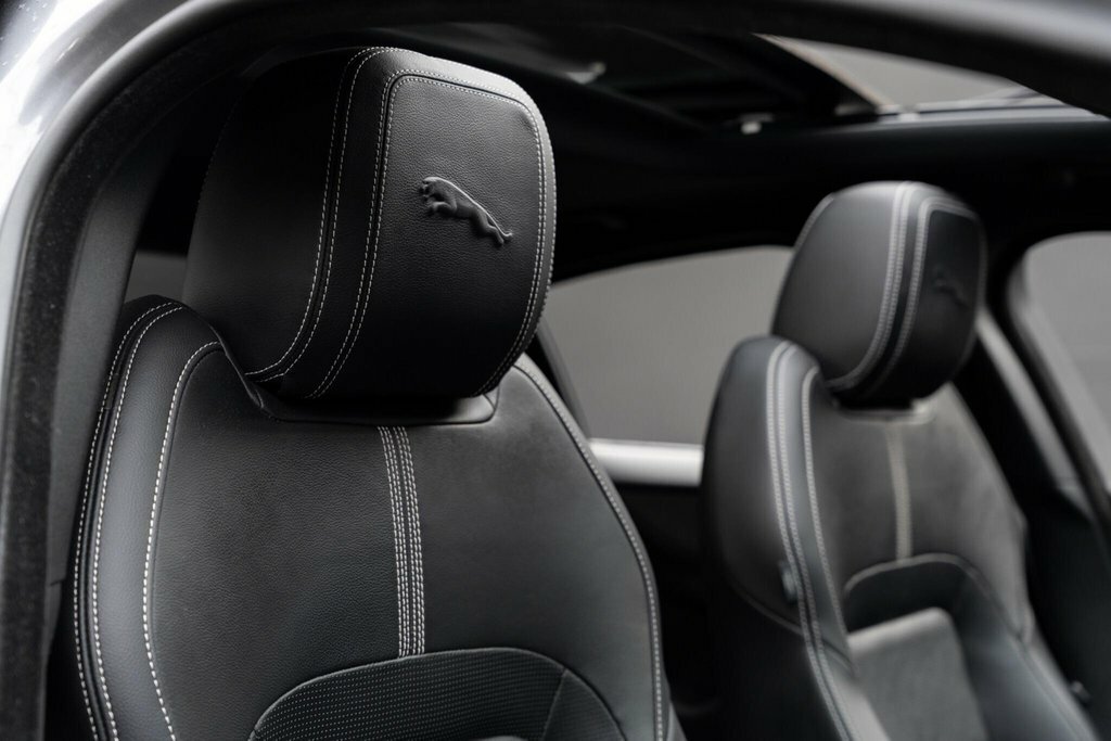 Jaguar XE 2.0 P250 R-dynamic Black Cwvehiclemarketing Black #14