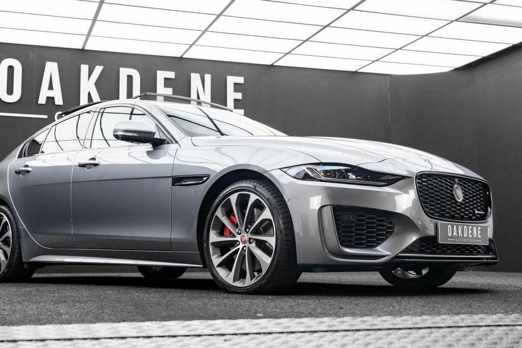 Jaguar XE 2.0 P250 R-dynamic Black Cwvehiclemarketing Black #17