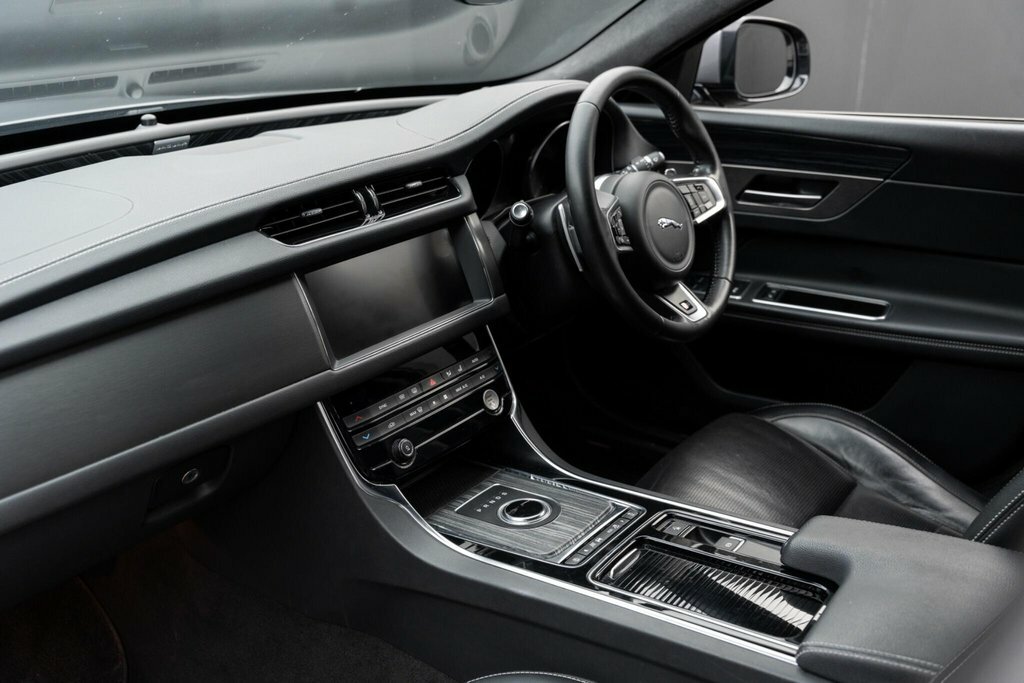 Jaguar XF Ingenium 2.0 Litre 4 Cylinder Turbocharged 300Ps Grey #39